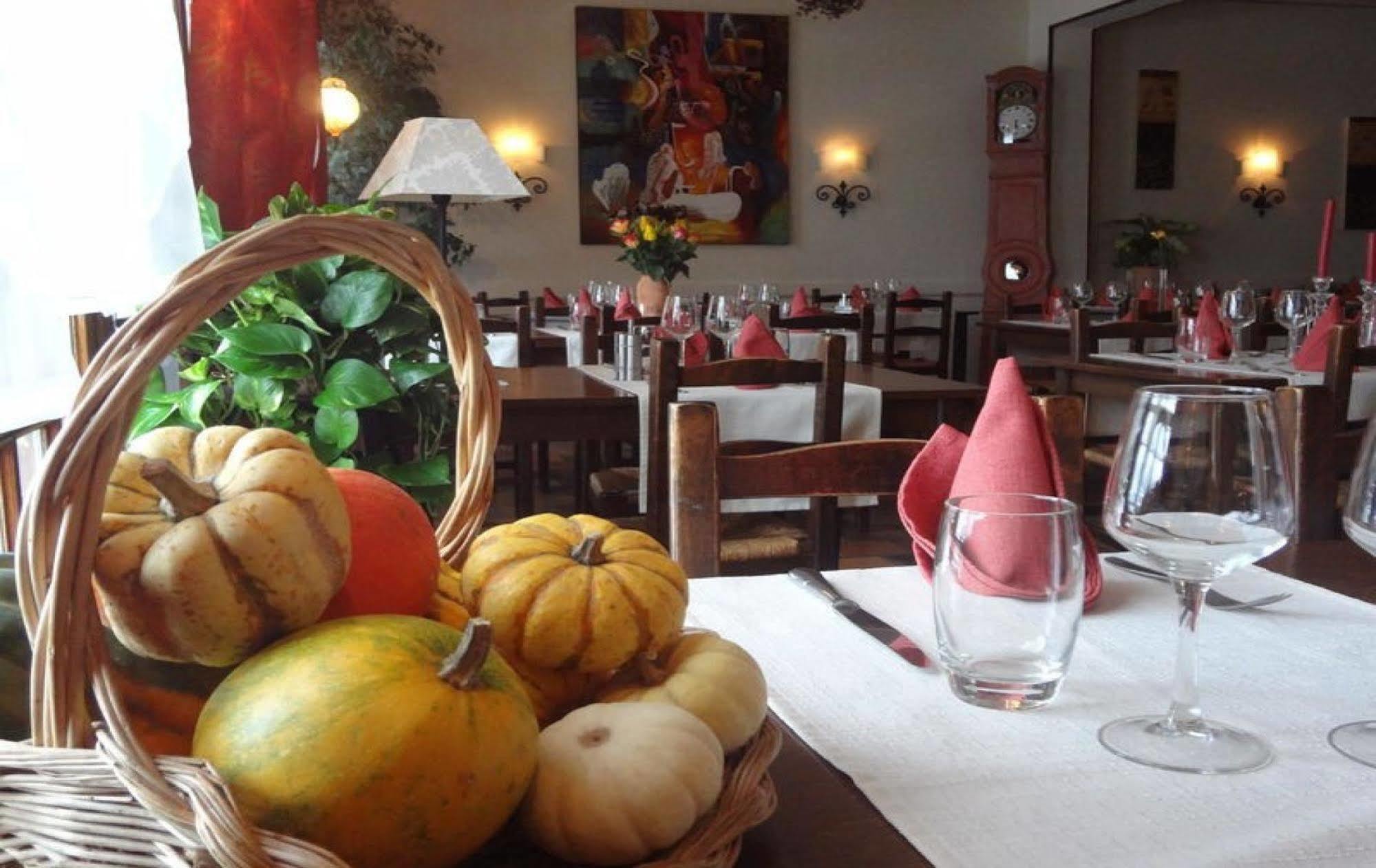 Logis Hotel-Restaurant Le Relais Hauterives Εξωτερικό φωτογραφία